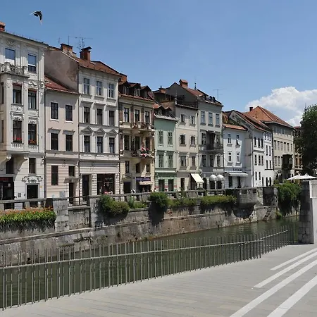 Apartment Alenka Tour As Ljubljana